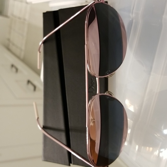 Sunglasses - Picture 4 of 8